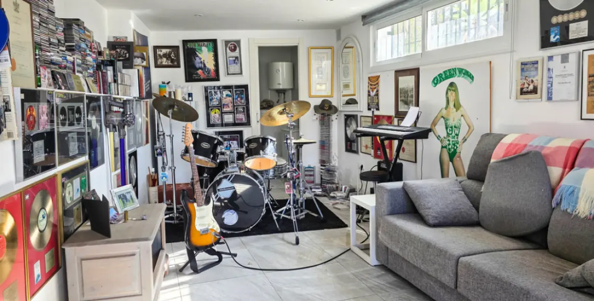 Sale of semi-detached house in La Duquesa 31