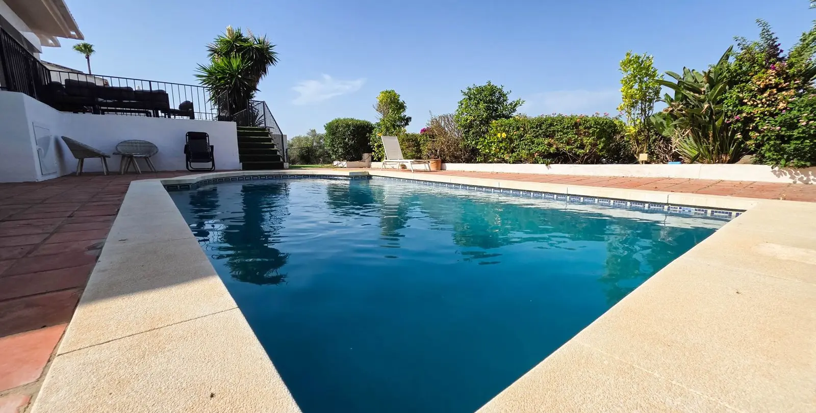 Sale of semi-detached house in La Duquesa 27