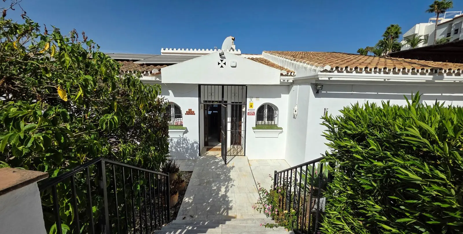 Sale of semi-detached house in La Duquesa 29