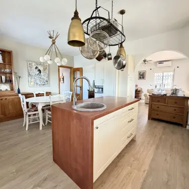 Detached villa R5255770