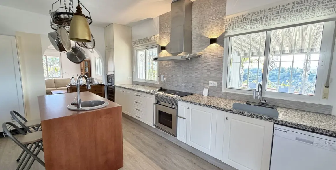 Sale of detached villa in Alhaurín el Grande 4