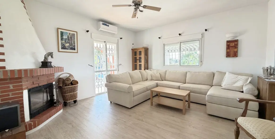 Sale of detached villa in Alhaurín el Grande 8