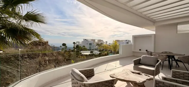 Middle floor apartment R5253466 0