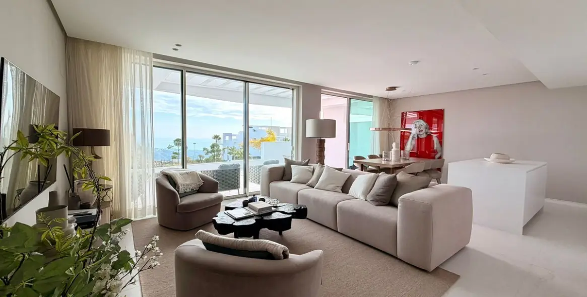 Sale of middle floor apartment in Ojén 2