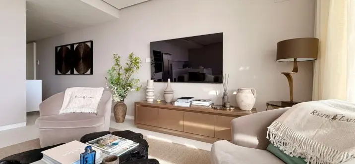 Middle floor apartment R5253466 3