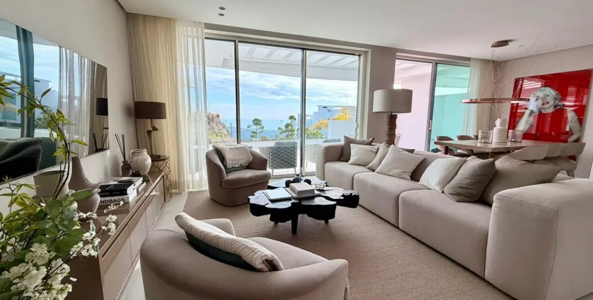 Sale of middle floor apartment in Ojén 8