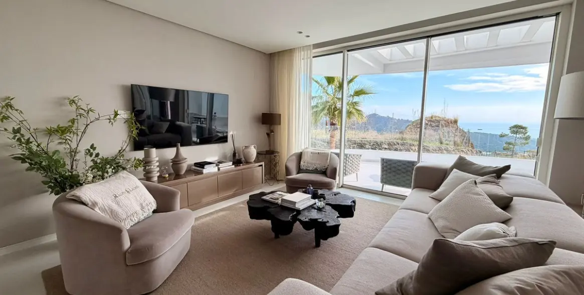 Sale of middle floor apartment in Ojén 9