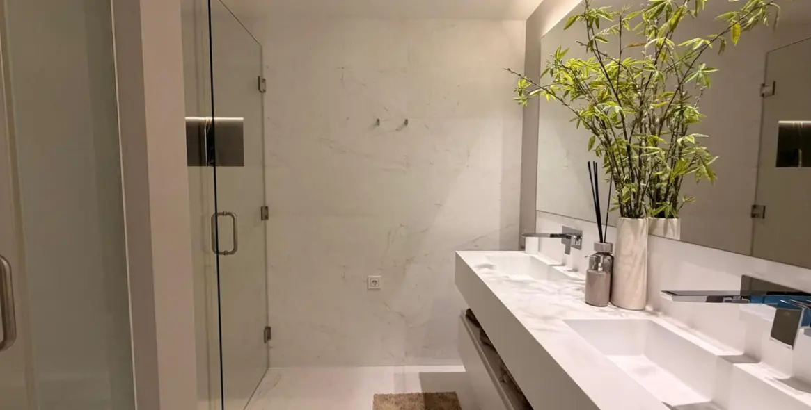 Sale of middle floor apartment in Ojén 16