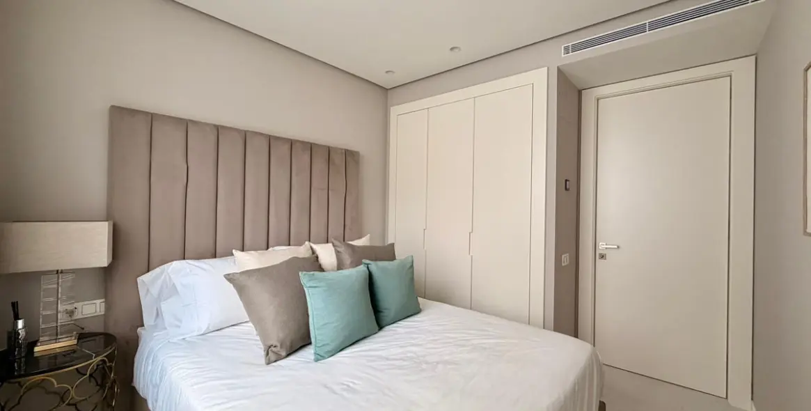 Sale of middle floor apartment in Ojén 18