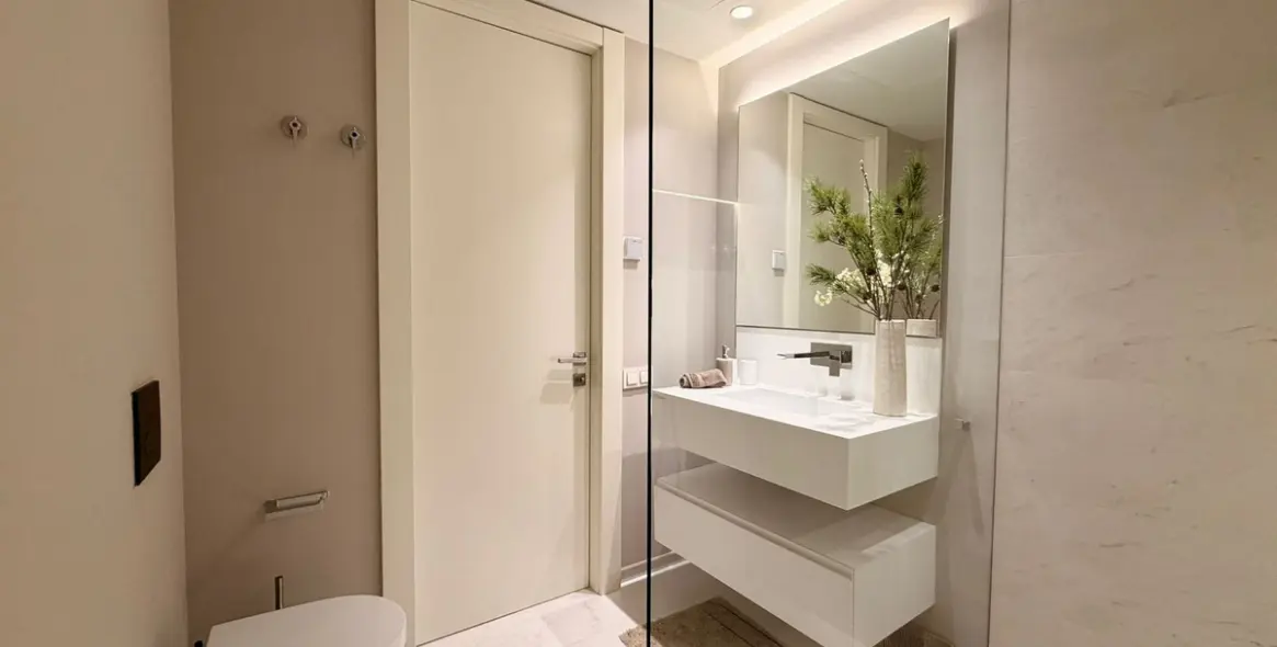 Sale of middle floor apartment in Ojén 19