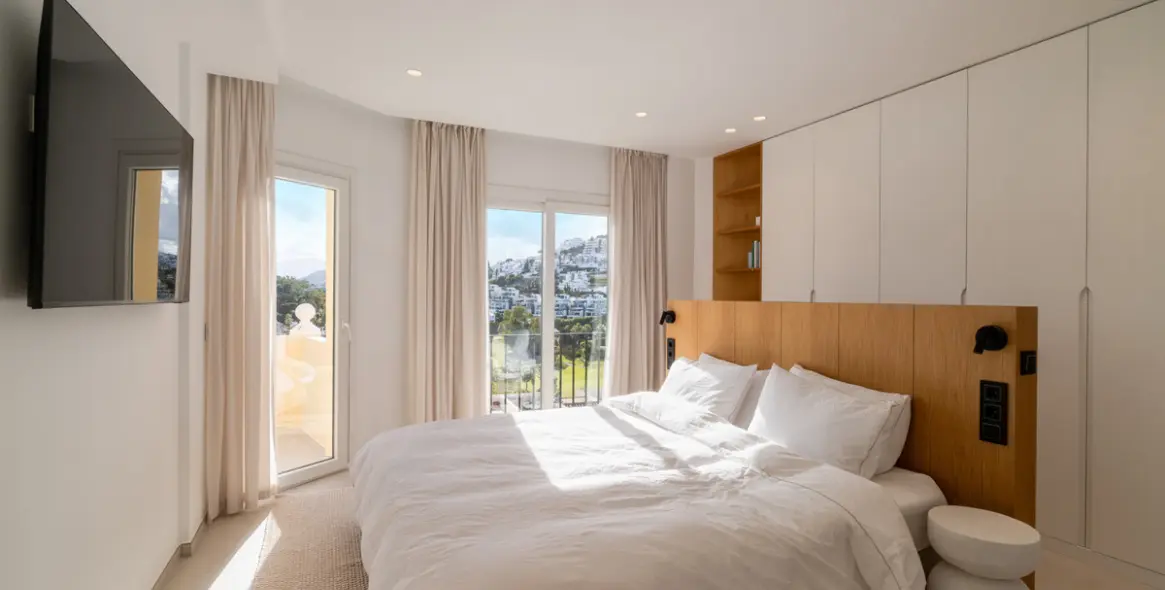 Sale of penthouse duplex in Benahavís 12