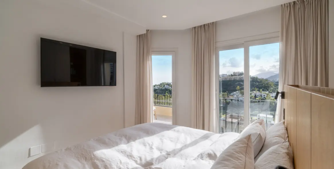 Sale of penthouse duplex in Benahavís 14