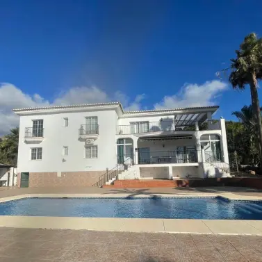 Detached villa R5249689