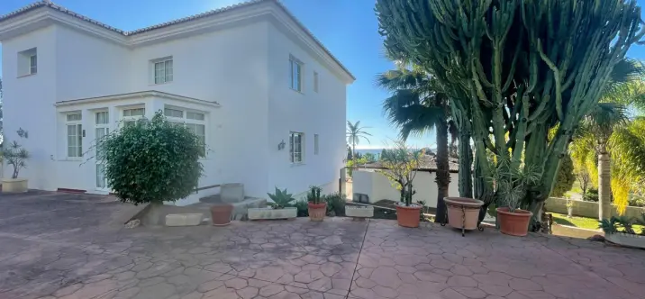 Detached villa R5249689 1