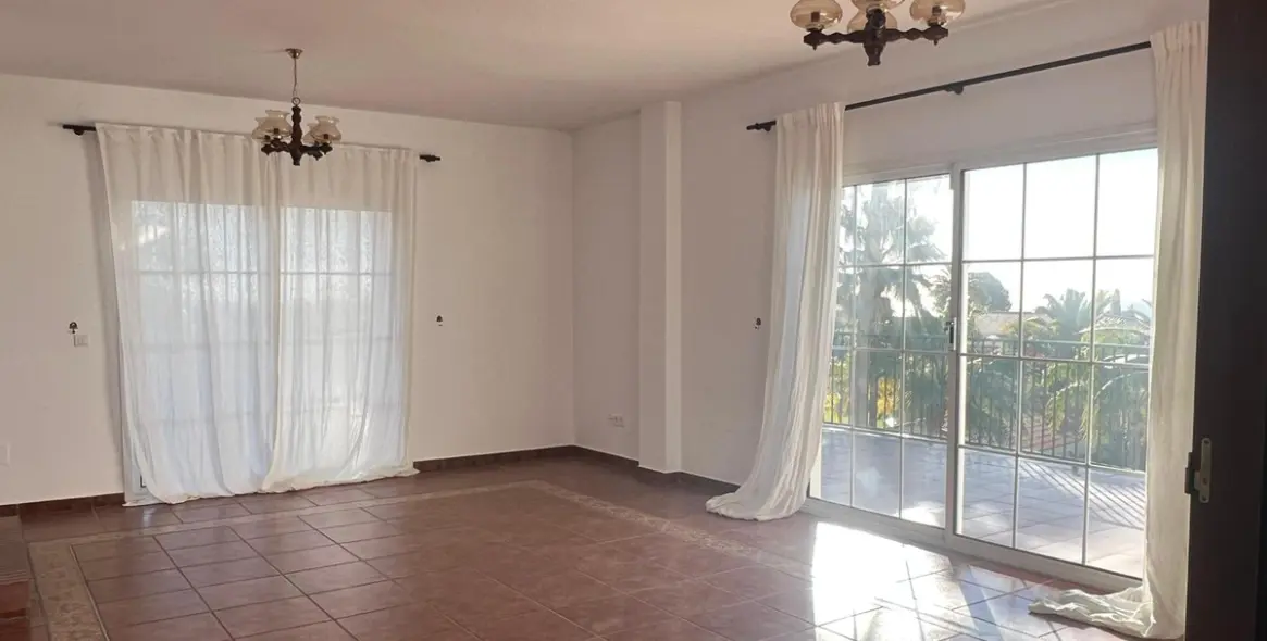 Sale of detached villa in El Higuerón - Capellanía 11