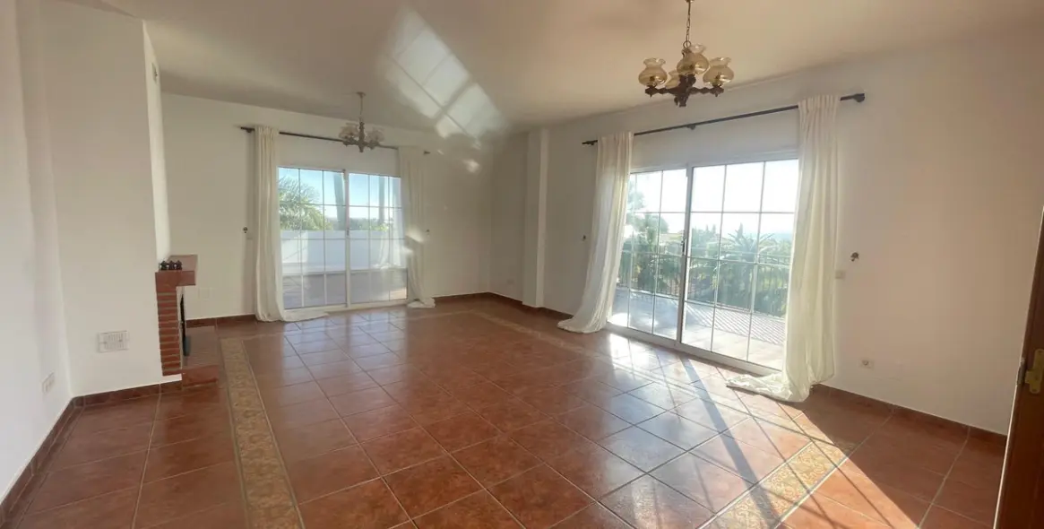 Sale of detached villa in El Higuerón - Capellanía 12