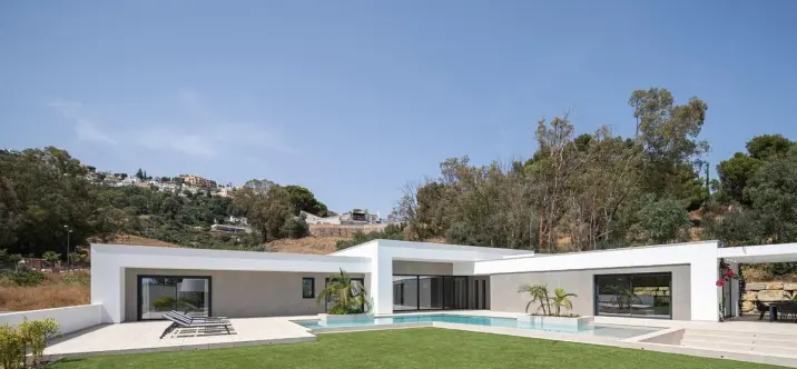 Detached villa R5255935 1