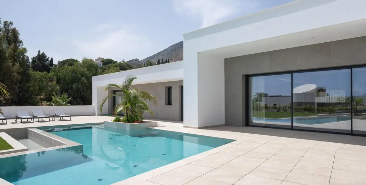 Sale of detached villa in Benalmadena Costa 3