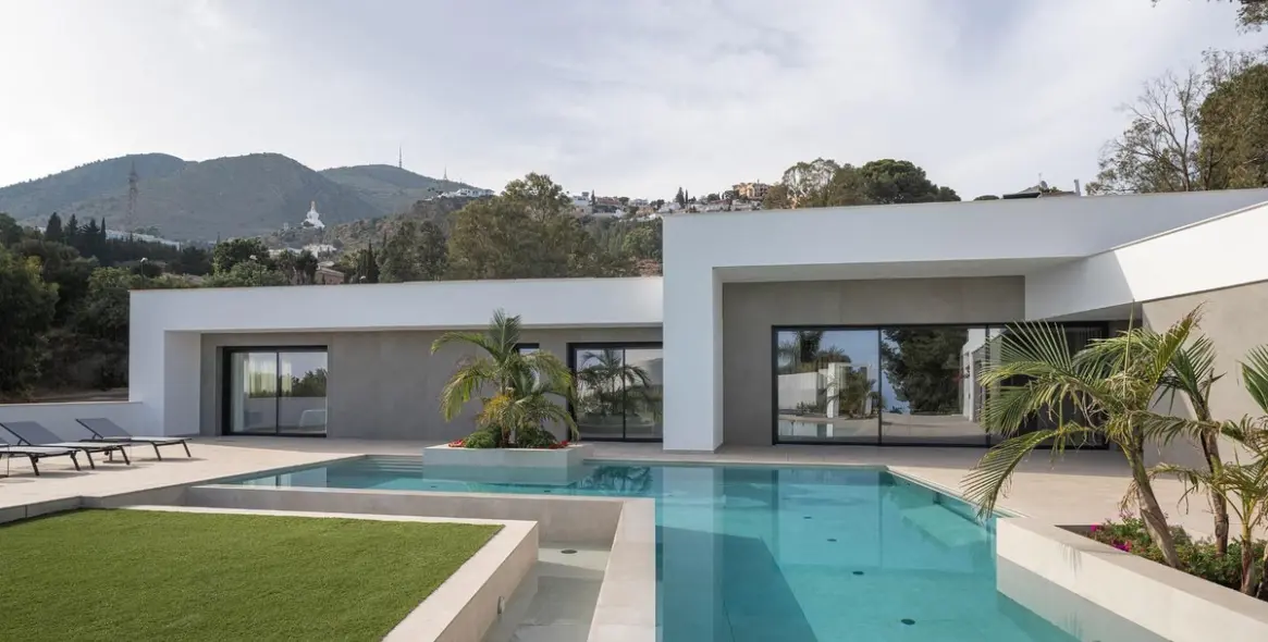 Sale of detached villa in Benalmadena Costa 6