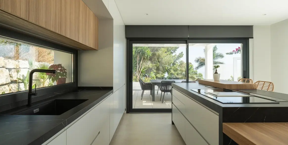 Sale of detached villa in Benalmadena Costa 13