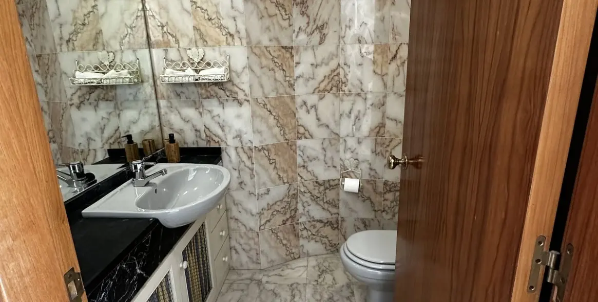 Alquiler a largo plazo de oficina en Marbella 12