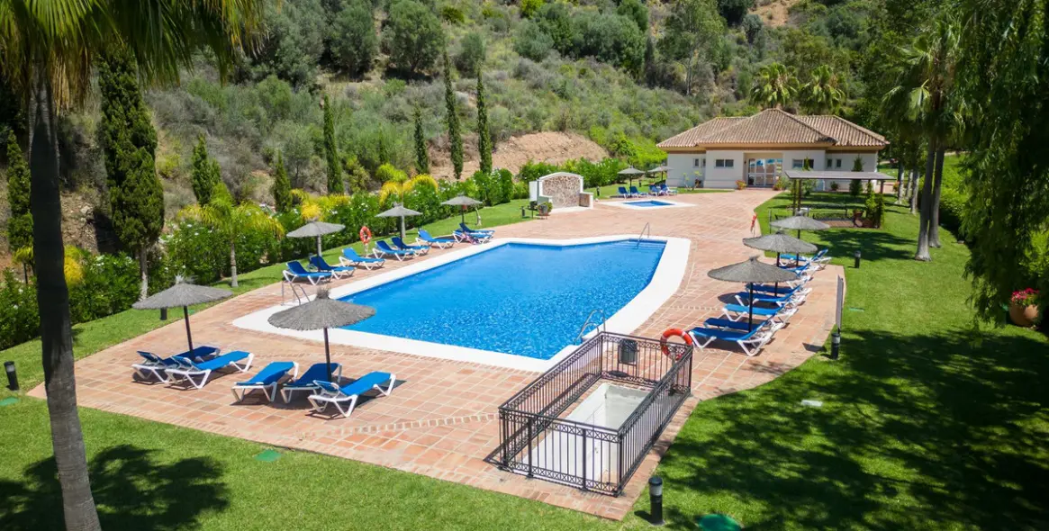 Long-term rent of middle floor apartment in Río Real 5