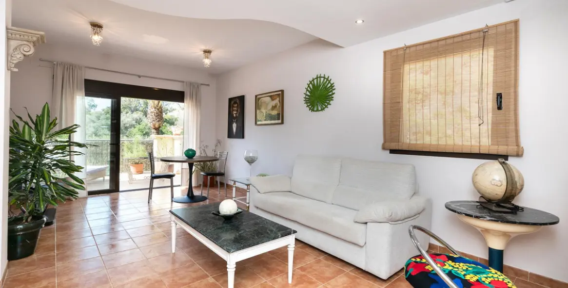 Long-term rent of middle floor apartment in Río Real 6