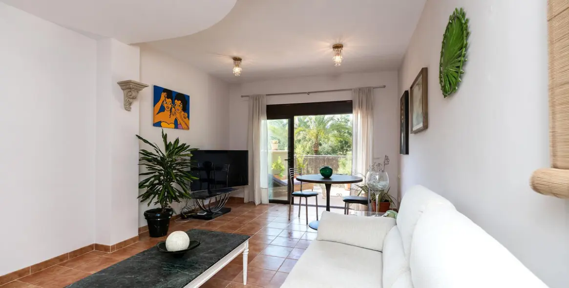 Long-term rent of middle floor apartment in Río Real 7