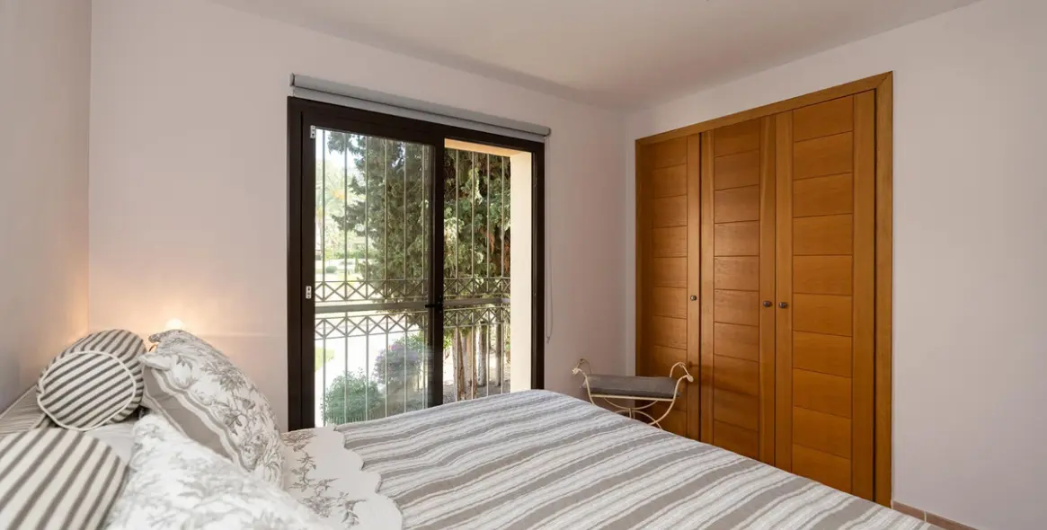 Long-term rent of middle floor apartment in Río Real 12