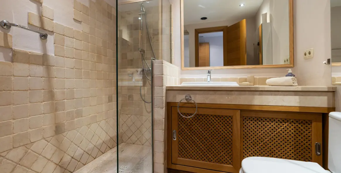 Long-term rent of middle floor apartment in Río Real 13