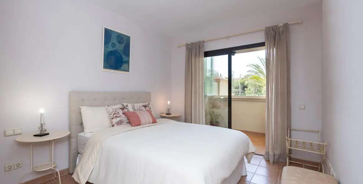 Long-term rent of middle floor apartment in Río Real 14