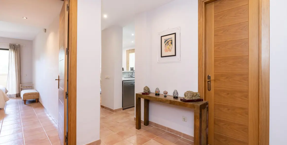 Long-term rent of middle floor apartment in Río Real 18