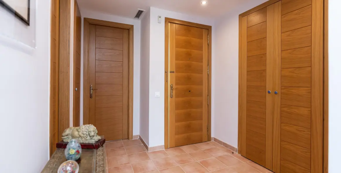 Long-term rent of middle floor apartment in Río Real 19