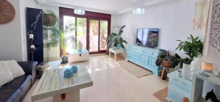 Продажа апартаментов на первом этаже в Casares 1