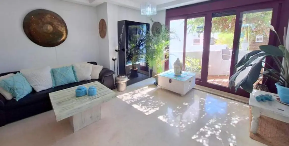 Продажа апартаментов на первом этаже в Casares 3