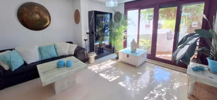 Продажа апартаментов на первом этаже в Casares 2