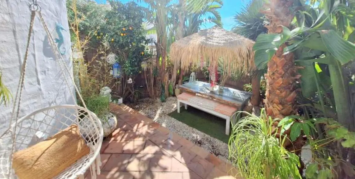 Продажа апартаментов на первом этаже в Casares 10