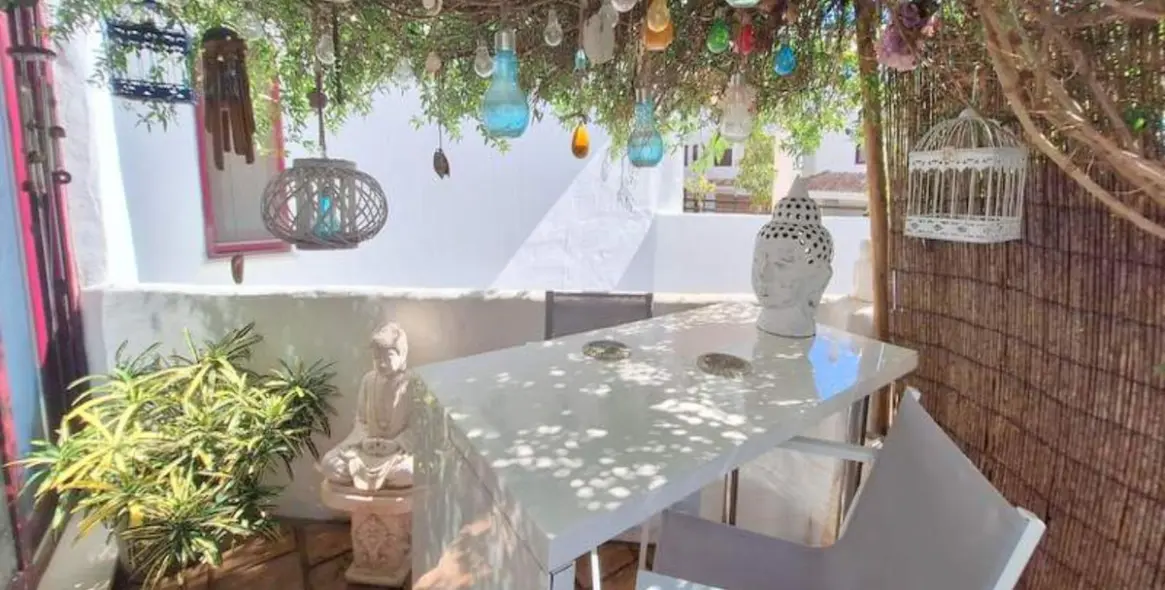 Продажа апартаментов на первом этаже в Casares 12