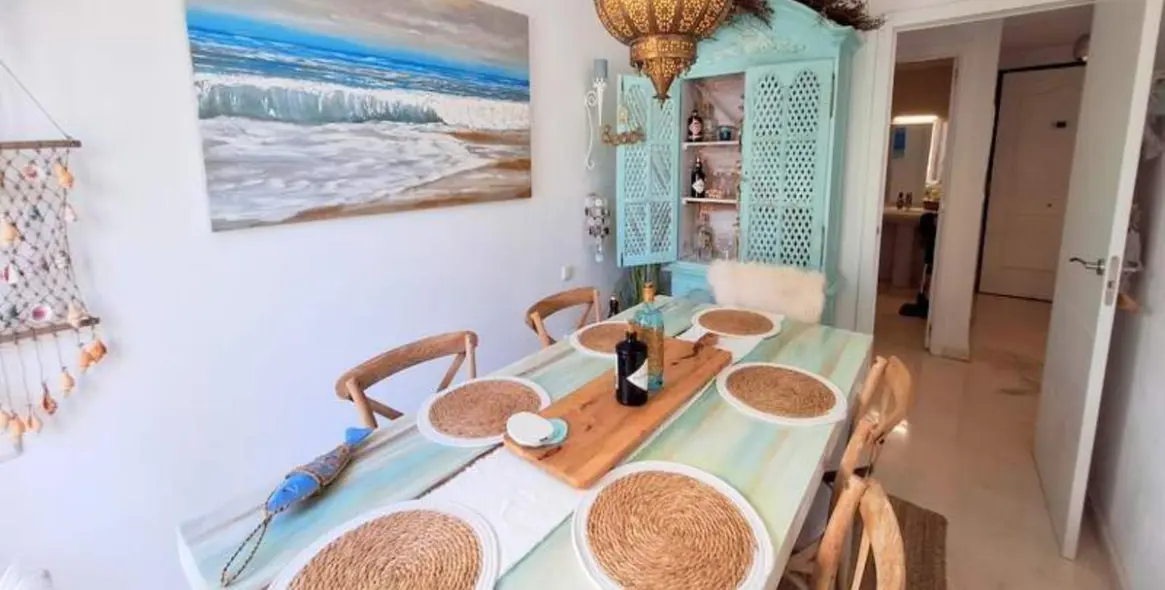 Продажа апартаментов на первом этаже в Casares 13