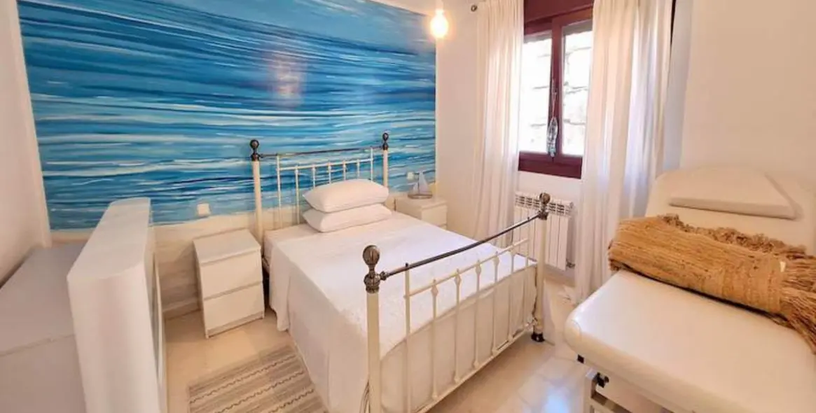 Продажа апартаментов на первом этаже в Casares 19