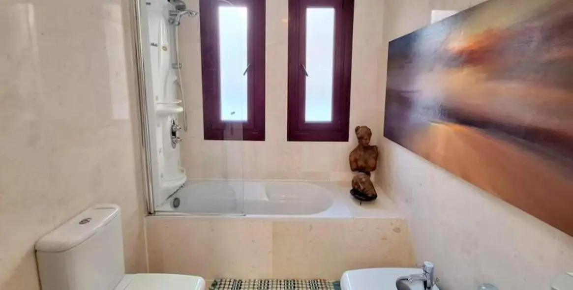 Продажа апартаментов на первом этаже в Casares 20