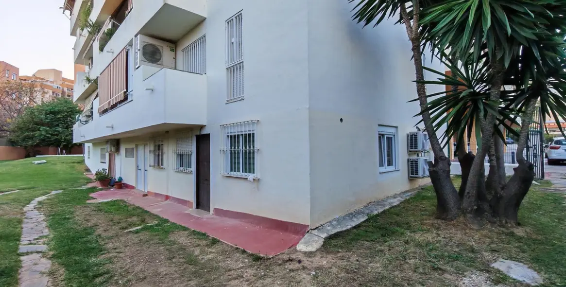 Sale of ground floor apartment in Marbella 9