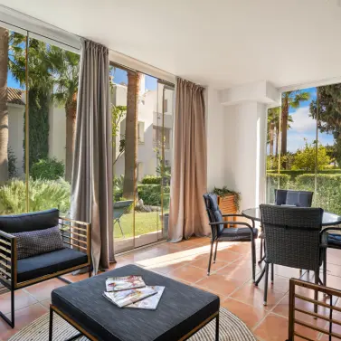 Продажа апартаментов на среднем этаже в Casares