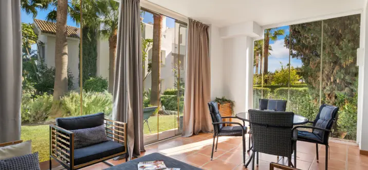 Продажа апартаментов на среднем этаже в Casares 1