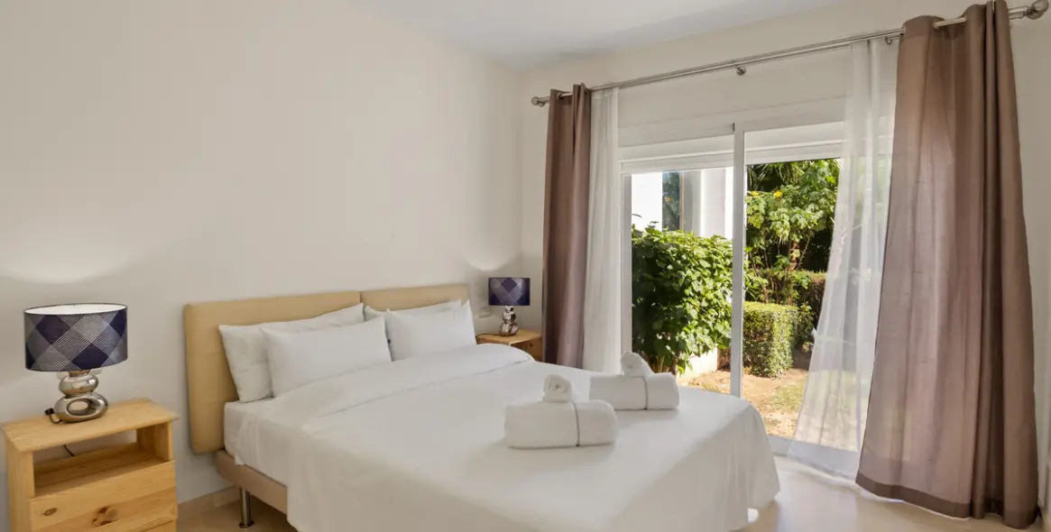 Продажа апартаментов на среднем этаже в Casares 12