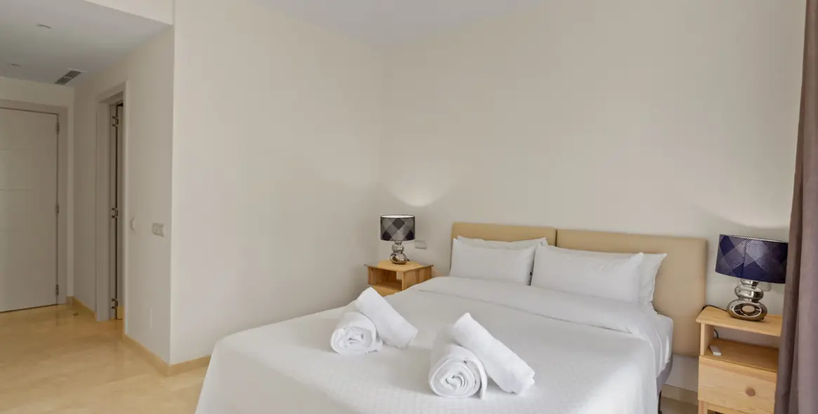 Продажа апартаментов на среднем этаже в Casares 13