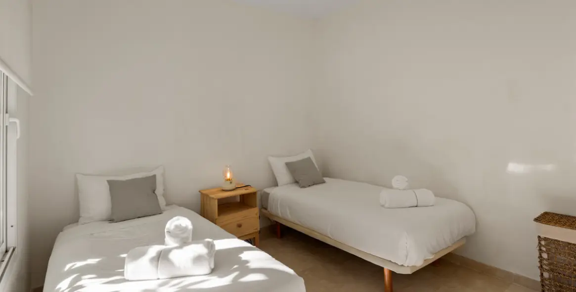 Продажа апартаментов на среднем этаже в Casares 15