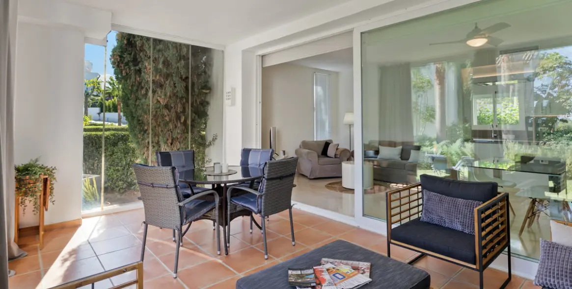 Продажа апартаментов на среднем этаже в Casares 17