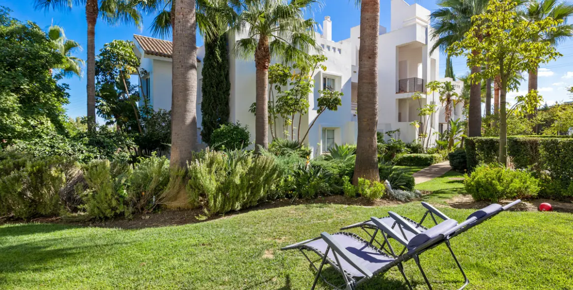 Продажа апартаментов на среднем этаже в Casares 19