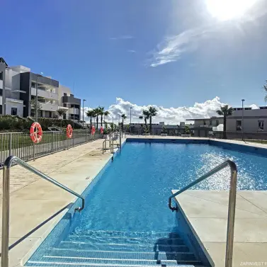 Продажа апартаментов на среднем этаже в Estepona